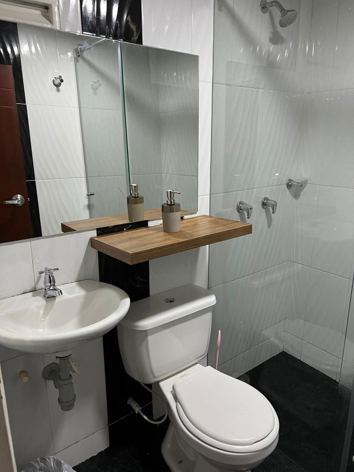 Habitacion Cerca Aeropuerto El Dorado ボゴタ エクステリア 写真